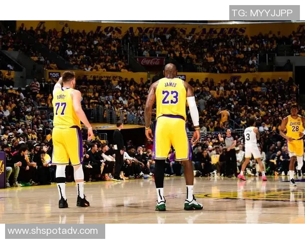 湖人队交易东契奇最佳搭档场均22分5篮板4助攻的全能分卫引关注