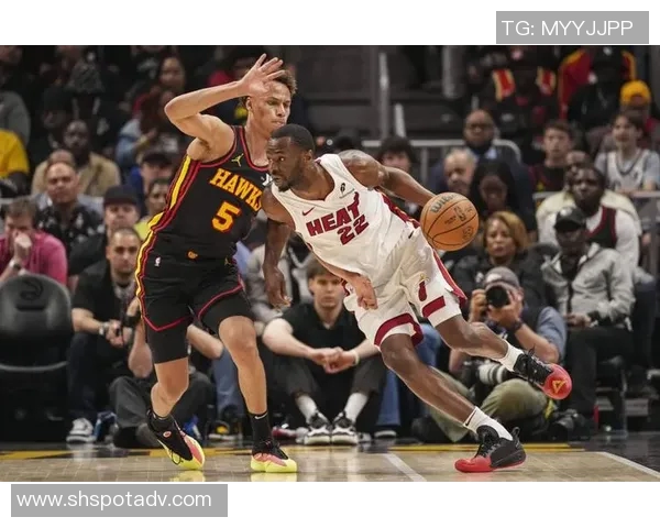 🏀季前赛-JJJ13中4 韦尔20+14 鲍威尔23+6 灰熊末节一波灭热火