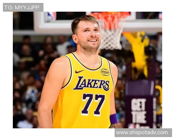 带队能力提升,与东契奇配合娴熟,湖人后场大将终于有所发挥了? 带队能力提升,与东契奇配合娴熟,湖人后场大将终于有所发挥了?