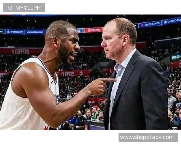 快船大胜老鹰终结连败，保罗被裁引发热议