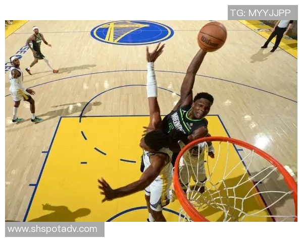 开局就炸!爱德华兹首节打满12分钟10中7独砍16分 其中三分4中2 开局就炸!爱德华兹首节打满12分钟10中7独砍16分 其中三分4中2