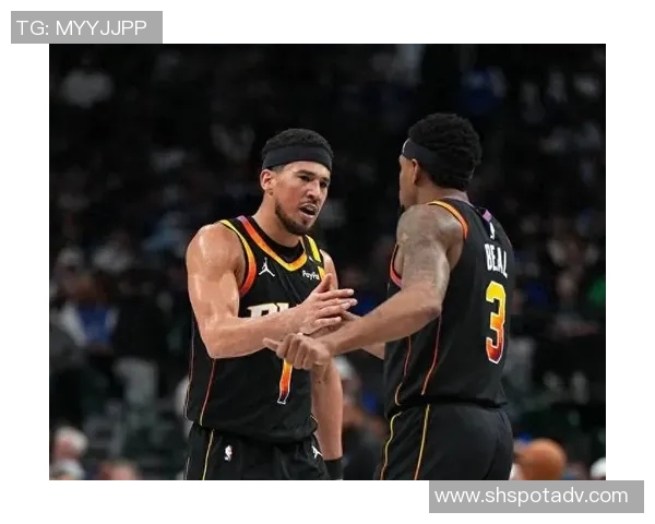 NBA球迷和媒体如何评价德文·布克与杰伦·格林这对太阳后场组合的潜力?